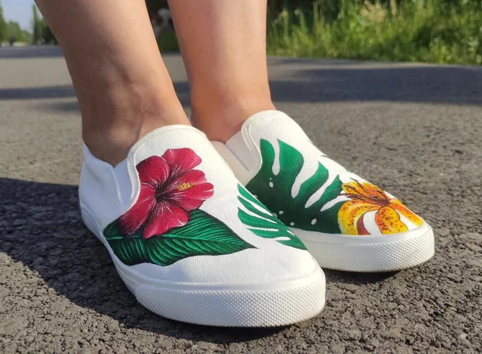 flower painting shoes - My, Art, Handmade, Shoe painting, Tik tok, Needlework, Video, Longpost