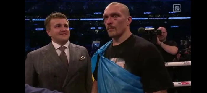 Tendril. Boxing - Boxing, Alexander Usik, Victory, Boxing ring, Emotions, Screenshot
