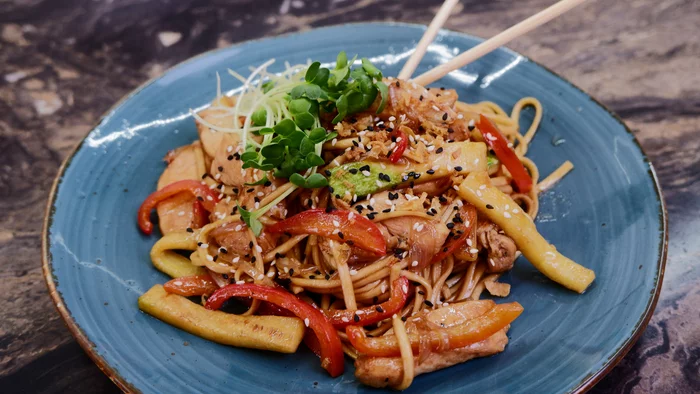 Udon with chicken and vegetables - My, Recipe, Video recipe, Longpost, Noodles, Japanese food, Video