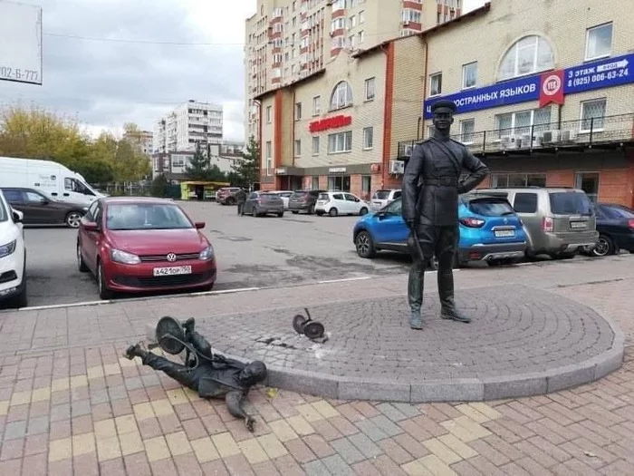 In Ramenskoye, the monument to Uncle Styopa has already been damaged for the umpteenth time - Moscow, Ramenskoe, Monument, Uncle Styopa, Militia, Vandalism