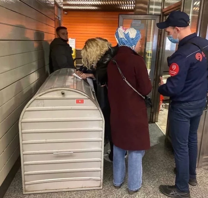They undertook to check specifically: at the Novokosino station they are also fined for the lack of masks - Moscow, Mask mode, Medical masks, Mask, Coronavirus, Epidemic