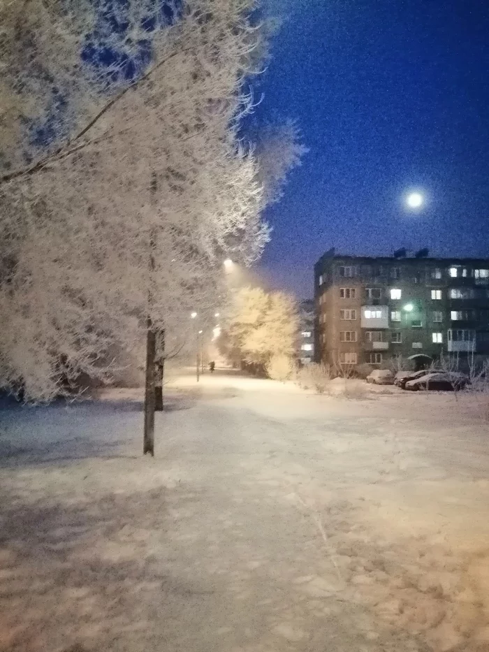 A little winter - My, The photo, Winter, Mobile photography, Snow, Night, Novokuznetsk, Longpost