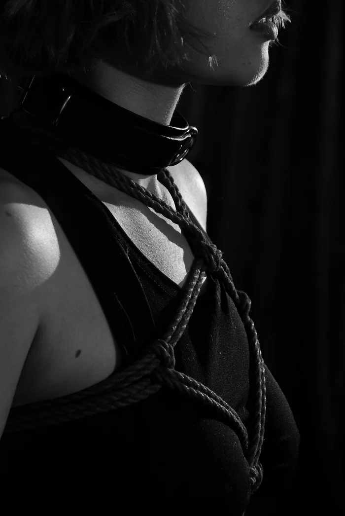 Each person is a lifelong tamer of his own demons ... - NSFW, My, BDSM, Rope bondage, Shibari, Amateur photographer, Bondage, Black and white, Black and white photo, Fetishism, , Binding, Longpost