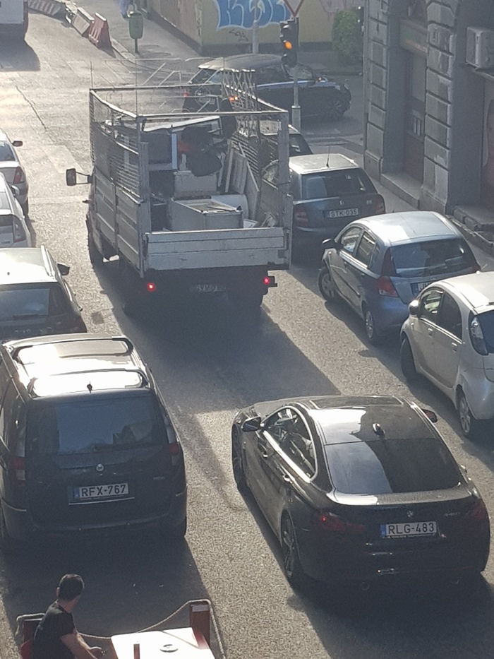 Уборка мусора Будапешт Венгрия, Мусор, Длиннопост