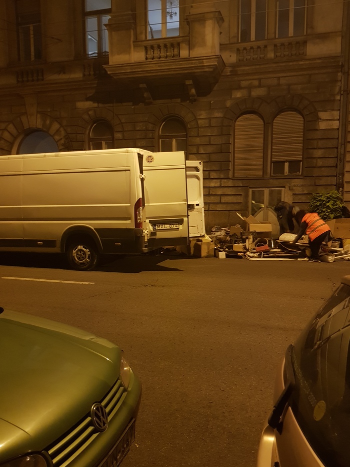 Уборка мусора Будапешт Венгрия, Мусор, Длиннопост