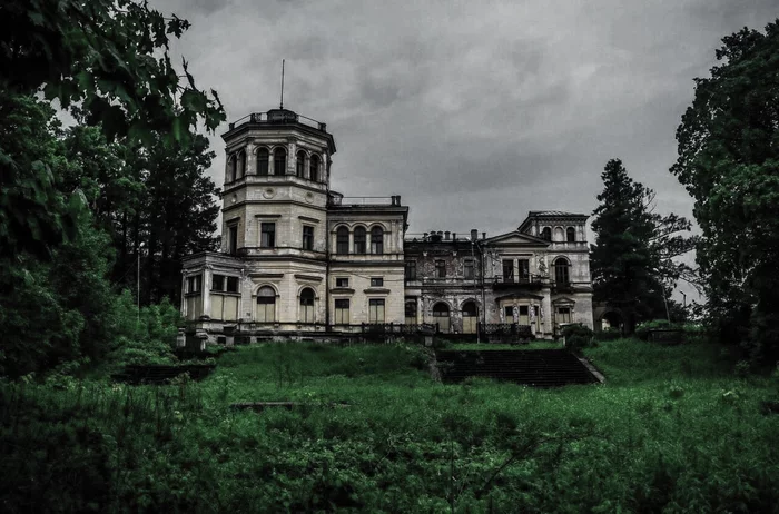 Abandoned castle in Len region - My, Manor, Abandoned, Basement, Mystic, Mikhaylovka, Urbanfact, Video blog, Stalker, , Urbanism, Story, Urbanphoto, Video, Leningrad region, Longpost
