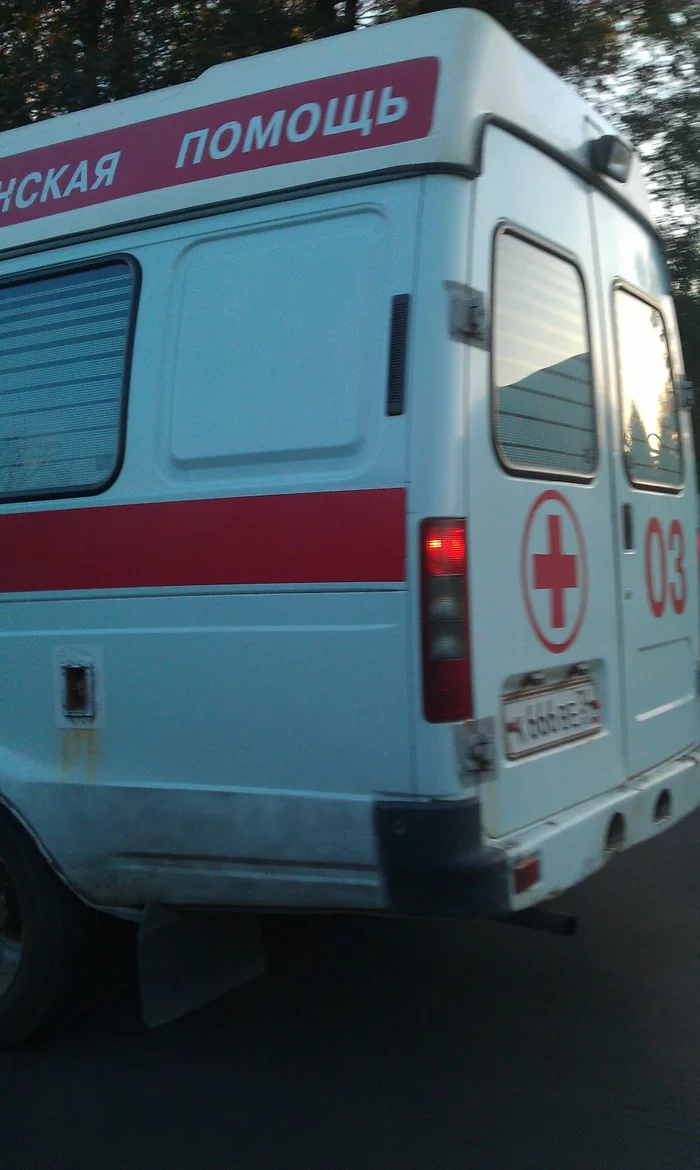 Suspicious carriage - My, Out of focus, Ambulance, 666