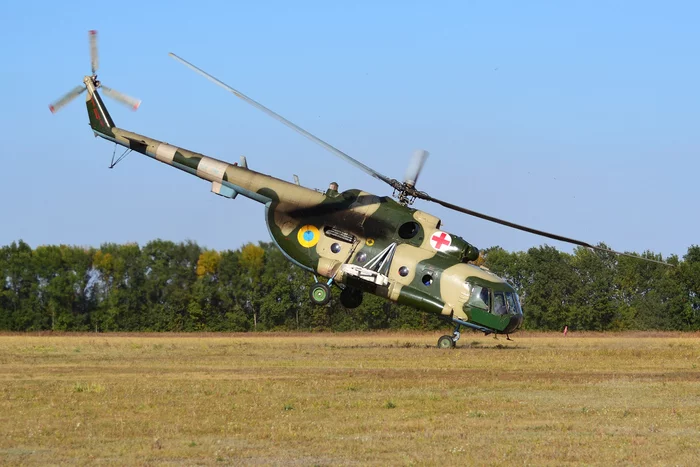 На переднем колесе - Вертолет, Ми-17, Взлет, Разбег, Фотография