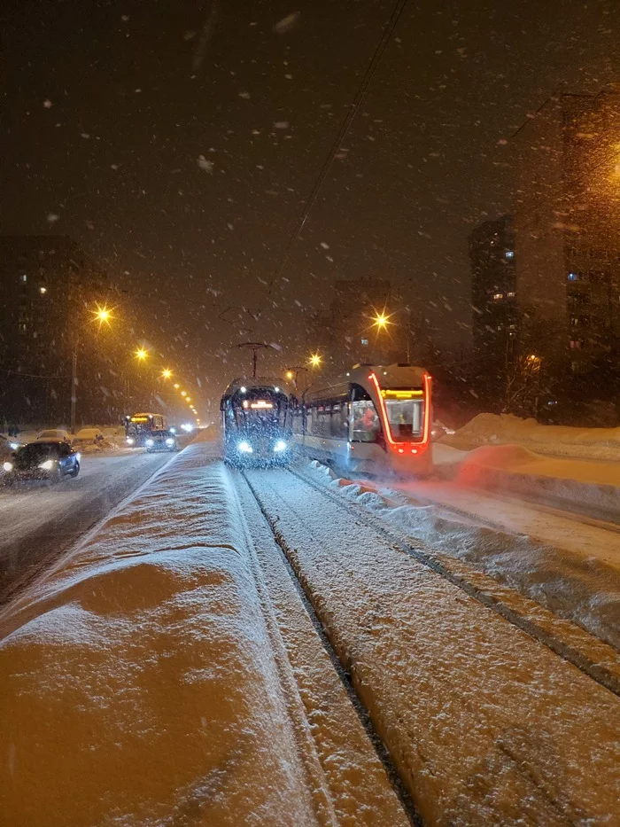 Soon - My, Chertanovo, Tram, Winter, Mobile photography, Samsung Galaxy S10, Moscow, Snow, The photo