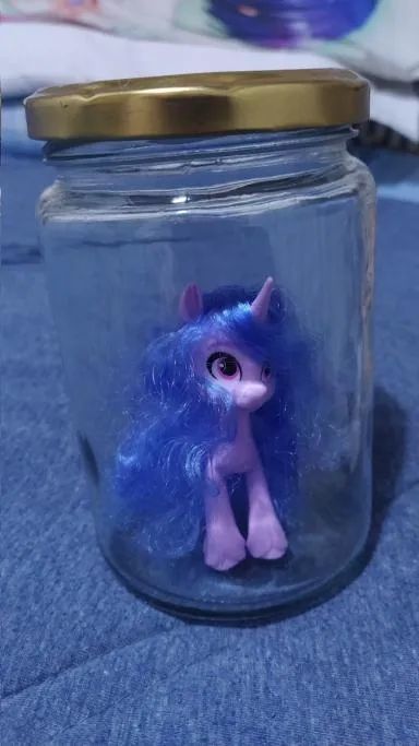 Ответ на пост «Твоя очередь залезть в банку» - My Little Pony, Банка, Izzy Moonbow, Ответ на пост