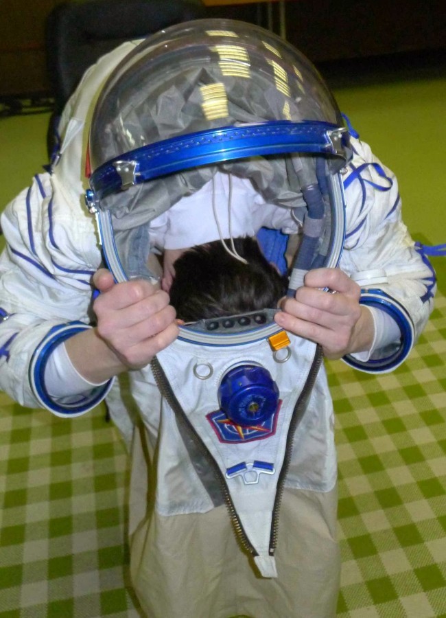 Instructions for putting on the suit Falcon - Space, Roscosmos, Spacesuit, Longpost