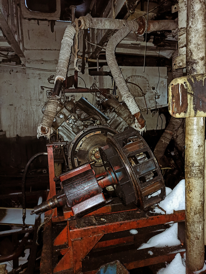 Малый десантный корабль МДК-759 Мобильная фотография, Судно, Речной флот, Заброшенное, Длиннопост