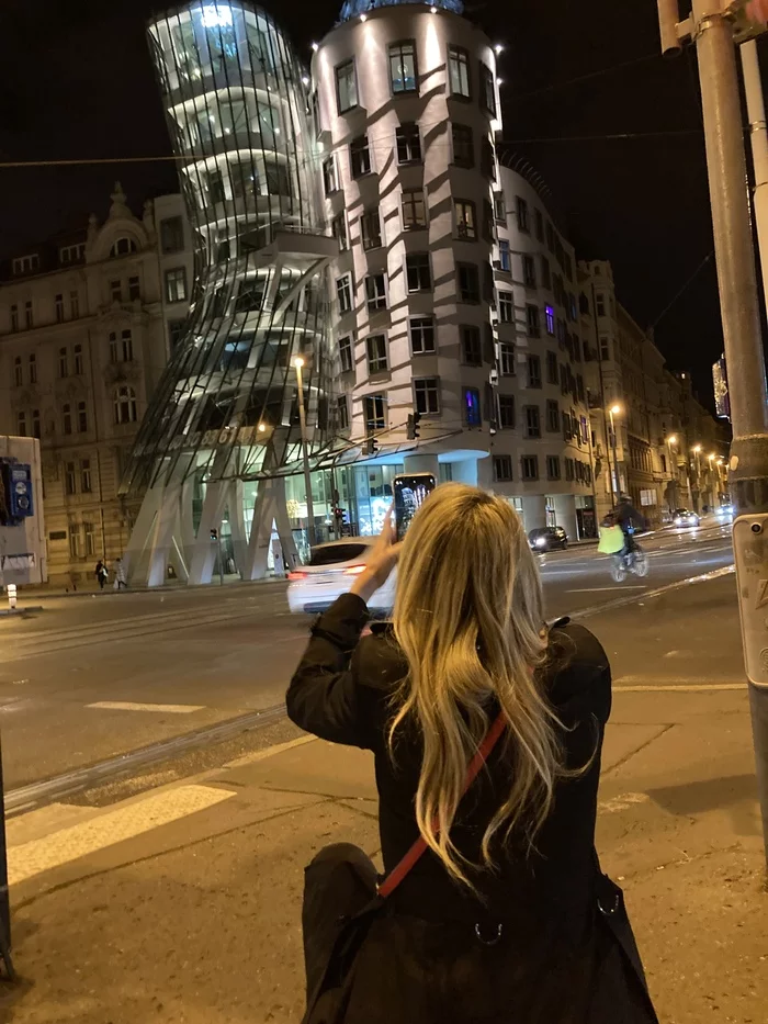 Girl photographing the dancing house - My, Prague, , Longpost