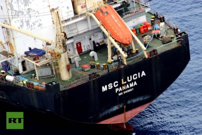Пираты атаковали MSC Lucia в гвинейском заливе Пираты, Пиратство, Море, Атака, Моряки, Длиннопост