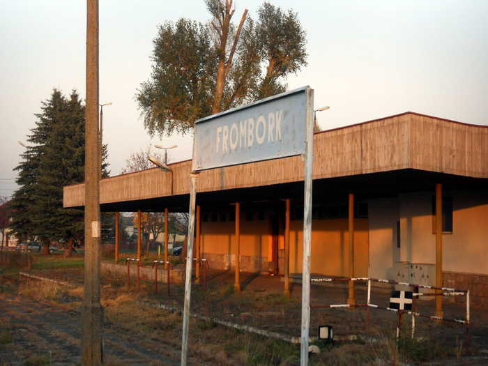 Заброшенная железнодорожная станция во Фромборке (Польша) Заброшенное, Железнодорожная станция, Польша, Железная дорога, Длиннопост