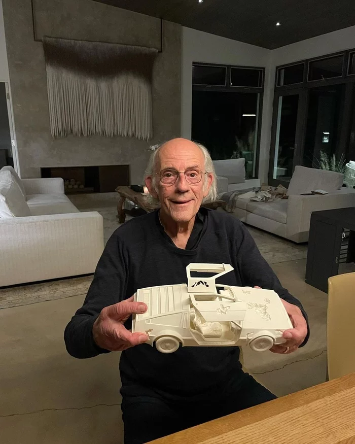ARSHAM STUDIO gave Christopher Lloyd a miniature DeLorean car from the Back to the Future trilogy for his 83rd birthday - Christopher Lloyd, Actors and actresses, Celebrities, Birthday, Presents, Delorean, Dr. Emmett Brown, Instagram, , Fans, Fans, From the network, Longpost