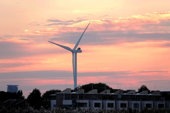 Ветряная мельница на закате