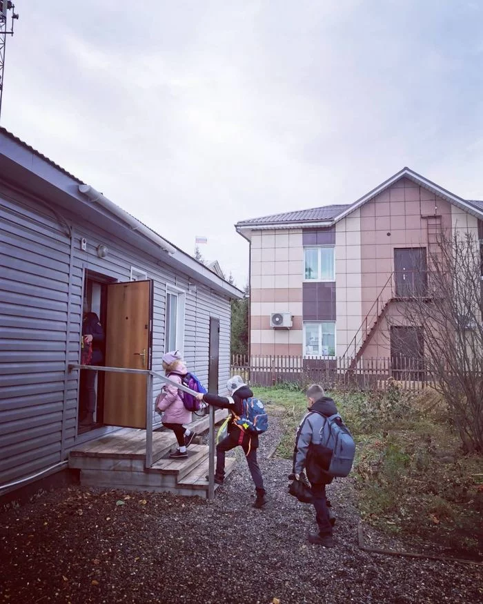 In the Krasnoyarsk Territory, after the closure of the school, children study at the church - nowhere else - My, School, Religion, Church, Children, Distance learning, Krasnoyarsk region, Longpost, Negative