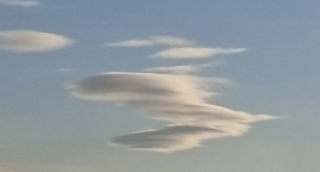 Lenticular clouds - My, Lenticular clouds, Magnitogorsk, Photo on sneaker