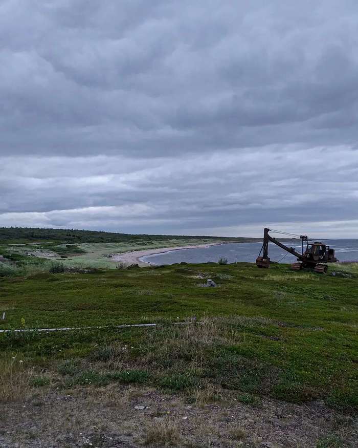 A lone excavator on the shores of the White Sea - My, North, Kola Peninsula, Tundra, Suddenly, Tersky Bereg, Travels, Suddenly, Longpost, Abandoned