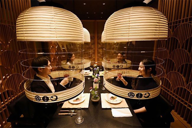 Dinner Under the Tokyo Lights - Japan, Tokyo, Hotel, Coronavirus, Lamp, Means of protection, Longpost