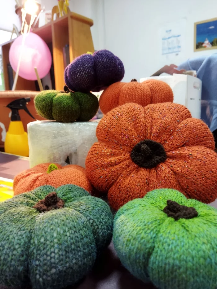 Gave everyone a pumpkin - Knitting, My, Halloween, Pumpkin