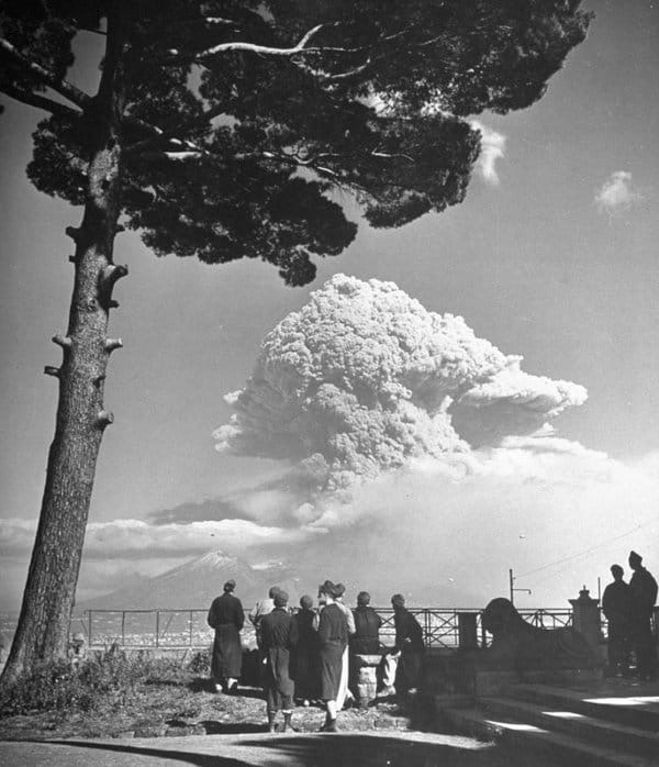 Vesuvius eruption, 1944 - Volcano, Eruption, Vesuvius