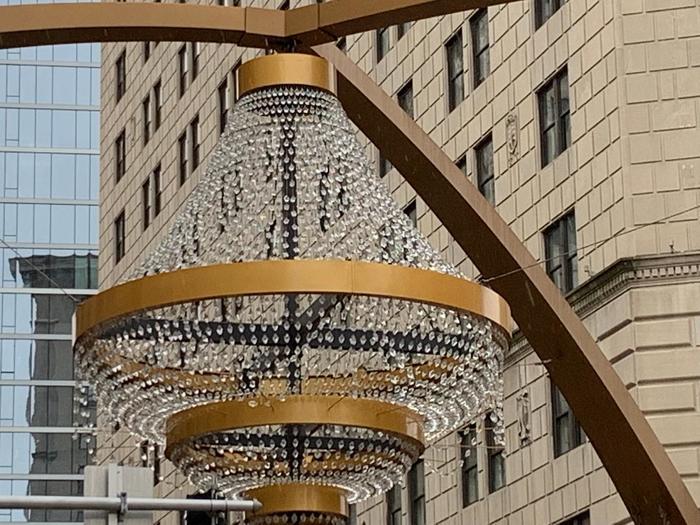 City of Cleveland's largest chandelier at Theater Square, Euclid Avenue - My, Cleveland, Chandelier, Theatre Square
