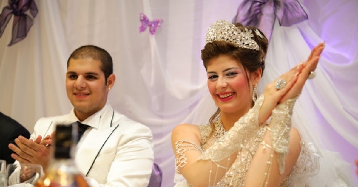 Как проходит первая брачная ночь у цыган: обычаи и традиции