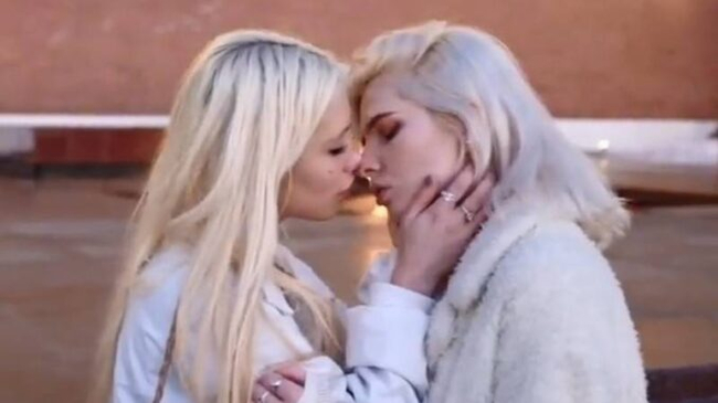 SK is looking for the author of the video with the girls kissing against the backdrop of the Eternal Flame in Moscow - Moscow, Lesbian, Girls, Kiss, investigative committee, news, Shock, Homophobia