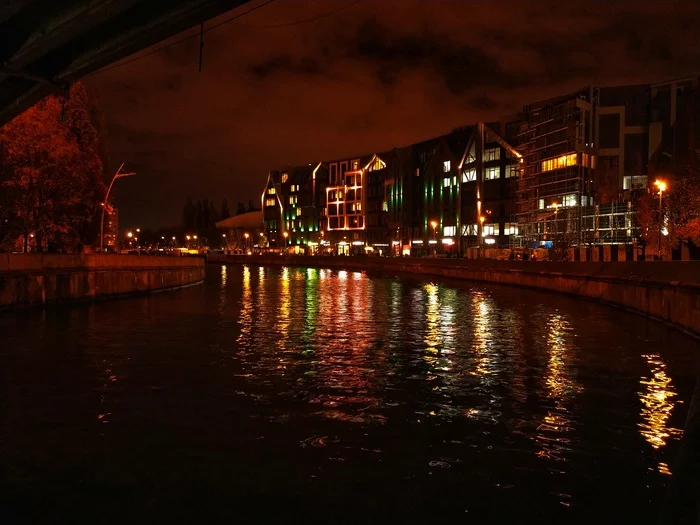 Night Kaliningrad - My, Kaliningrad, Night, Reflection, The photo, Night city
