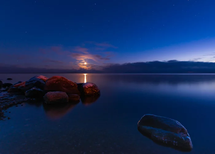 Lake Imandra - My, Lake Imandra, Night, Nikon d7200, Moon path, Kola Peninsula, Landscape