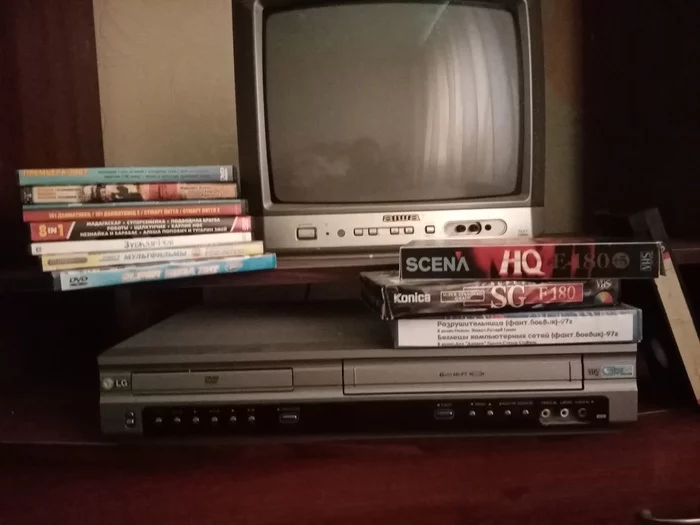 Reply to the post Look guys - My, Old school, VHS, Video recorder, Nostalgia, Mat
