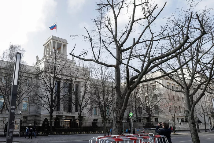 В Германии нашли мертвым российского дипломата - Новости, Дипломаты, Германия