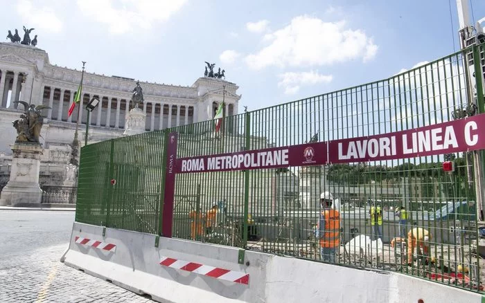 And in Italy (Rome), for 13 years, the third metro line was not completed .. Reply to the post “The first metro was opened in Vietnam” - Metro, Subway map, Subway station, Rome, Italy, Archeology