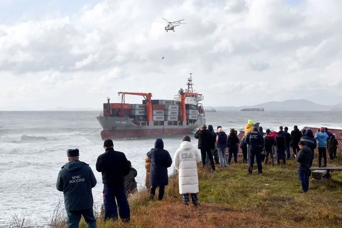 Response to the post Panamanian container ship got a leak and ran aground off the coast of Nakhodka due to a storm - Crash, Vessel, Sea, Russia, Incident, news, Container, Shallow, Evacuation, Mash, Chinese, Find, Video, Reply to post, Rgru