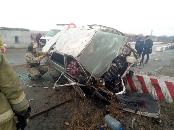 A stroke in the driver caused an accident near Luxurious, as a result of which two people died - LPR, Lutugino, Road accident, Stroke, Death, Negative, Concrete, The photo, Longpost, Checkpoint, Video