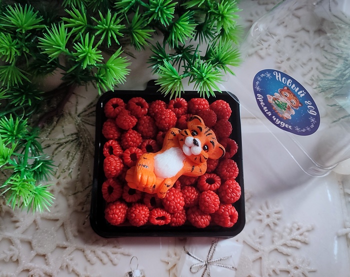 медовое мыло ручной работы рецепт. 1636658428123212368. медовое мыло ручной работы рецепт фото. медовое мыло ручной работы рецепт-1636658428123212368. картинка медовое мыло ручной работы рецепт. картинка 1636658428123212368. Мед – частый ингредиент косметологических продуктов промышленного и домашнего производства. На основе данного пчелопродукта изготавливают скрабы, маски для лица и волос. Они положительно влияют на состояние кожи.