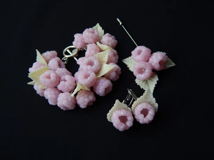 Set with delicate raspberries - My, Needlework without process, Needlework, With your own hands, Creation, Polymer clay, A bracelet, Earrings, Brooch, Decoration, Longpost