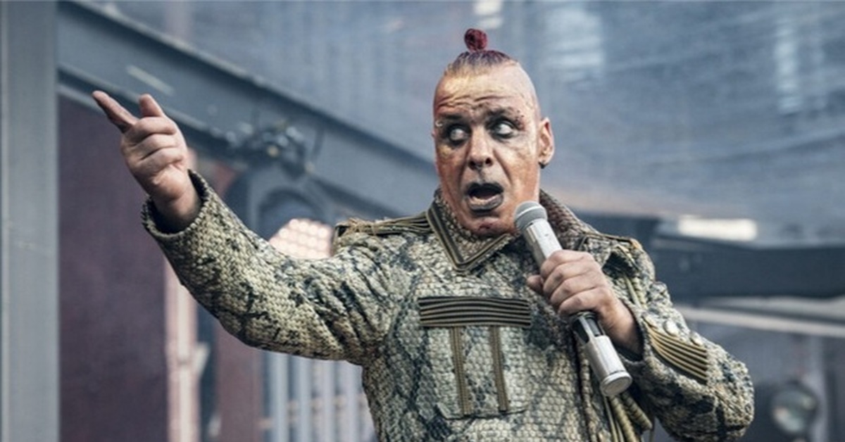 Till lindemann platz eins. Рамштайн Тилль Линдеманн 2019. Тилль Линдеманн 2021. Till Lindemann 2022. Раммштайн 2021.