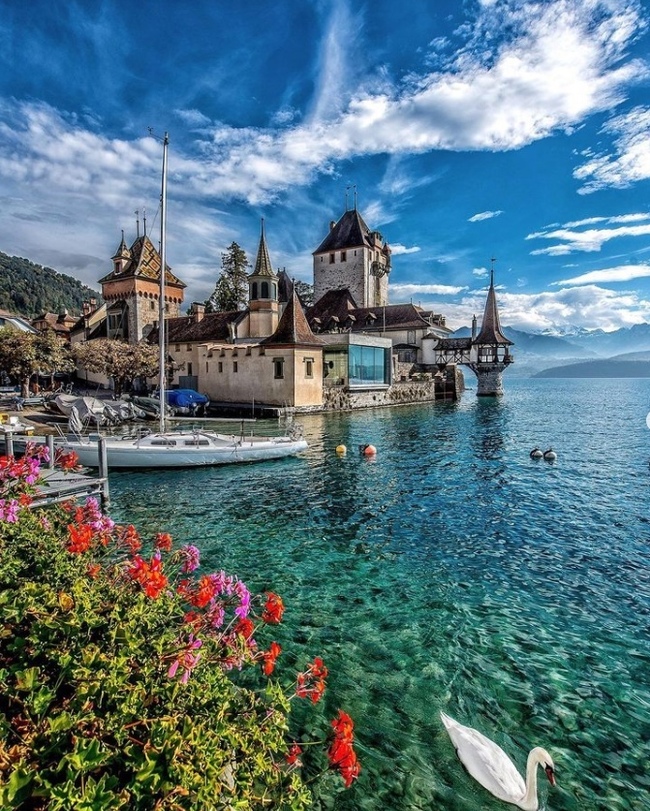 Spitz Castle in Switzerland - The photo, Switzerland, Lock, Thun