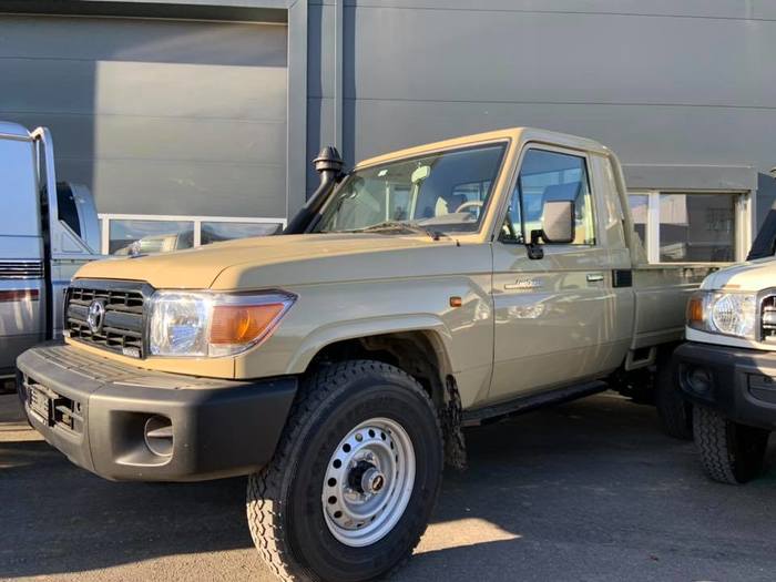 Швейцария, 2021 год Toyota, Toyota Land Cruiser, Внедорожник, Дом на колесах, Длиннопост Швейцария, 2021 год Toyota, Toyota Land Cruiser, Внедорожник, Дом на колесах, Длиннопост