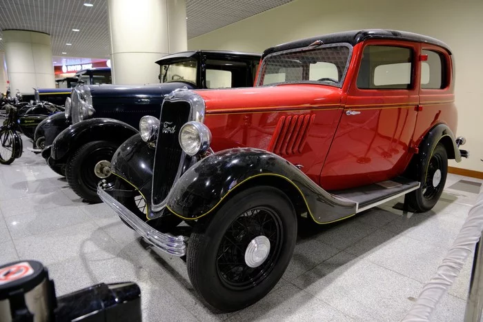 Retro cars at the airport - My, The photo, Retro, Retro car, Exposition, Exhibit, Fujifilm, Car history, Domodedovo, Longpost