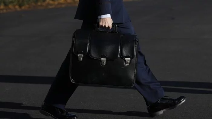 В Госдуме разгорается скандал: Чиновники выписали себе премии на 185 млрд рублей Премия, Сергей Миронов, Чиновники, Текст