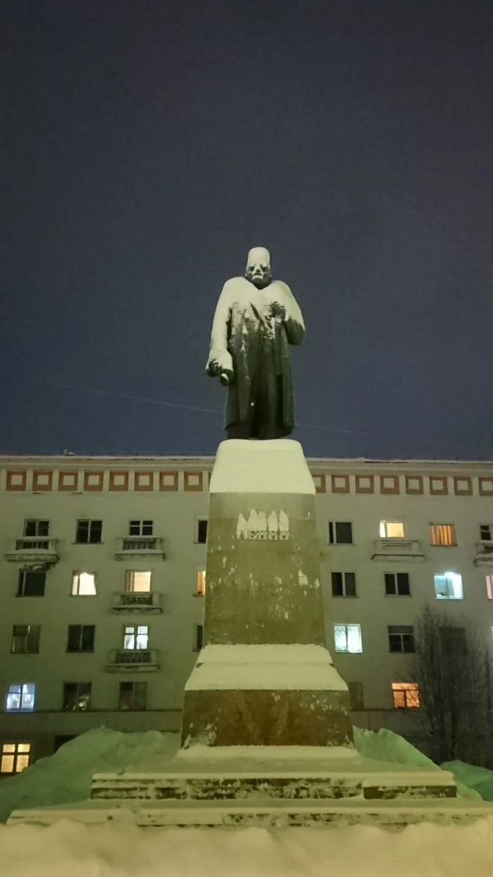 And what is your Ilyich? - My, Monument, Snow, Lenin, Murmansk, Kripota