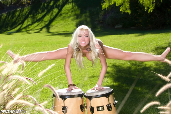 Cheerful drummer - NSFW, Erotic, Models, Penthouse, Boobs, Booty, Nudity, Drums, Naked, Silicone, Gymnastics, Leg-split, Sports girls, Nudism, Palm trees, Longpost