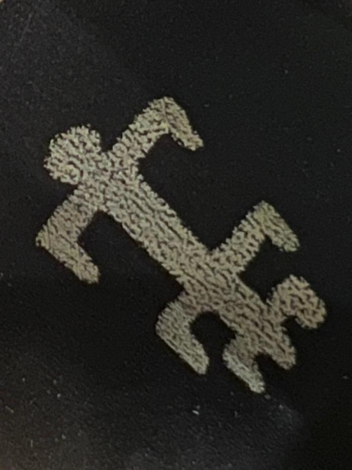 Символ на бутылке Artisanal Rum Plantation