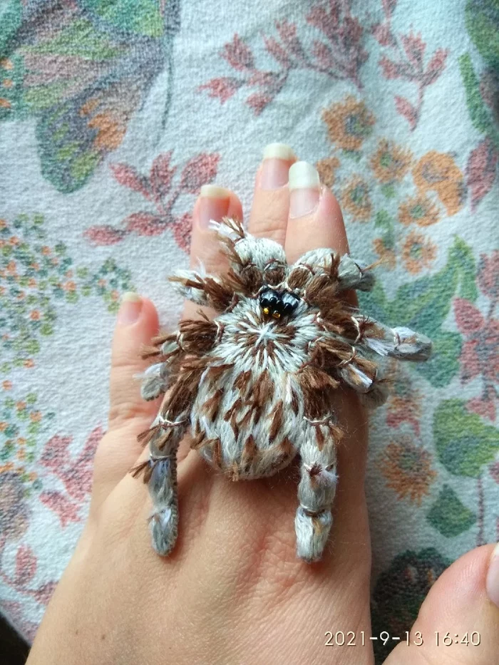 Brooch - spider - My, Spider, Brooch, Satin stitch embroidery, Decoration, Wool