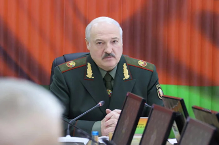 Lukashenka came to the Ministry of Defense of the Republic of Belarus with non-standard shoulder straps - Republic of Belarus, Alexander Lukashenko, Shoulder straps, Rank, news, Politics, Marshal, Field marshal, Longpost