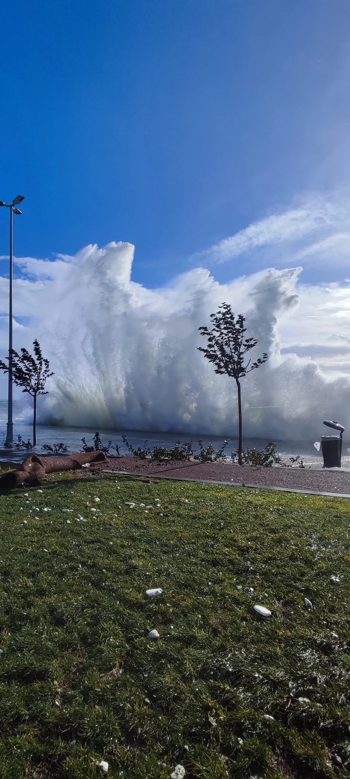 About the hurricane in Istanbul - My, No rating, Istanbul, Weather, Wave, Longpost, Hurricane, Storm, Wind